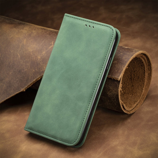 For Motorola Edge 2024 Retro Skin Feel Magnetic Flip Leather Phone Case(Green) by buy2fix