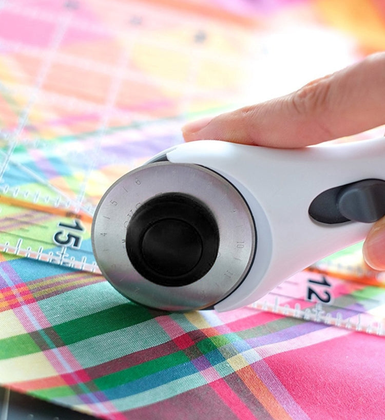 DAFA RC-6 28mm Dia Blade Straight Handle Rotary Cutter with Safeguard by buy2fix