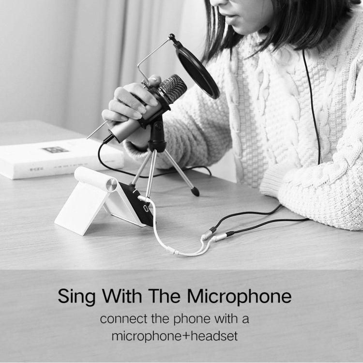 Ugreen 3.5mm Male to 2 x 3.5mm Female Audio Connector Adapter Cable 2 in 1 Microphone + Earphone Splitter Cable Converter by UGREEN