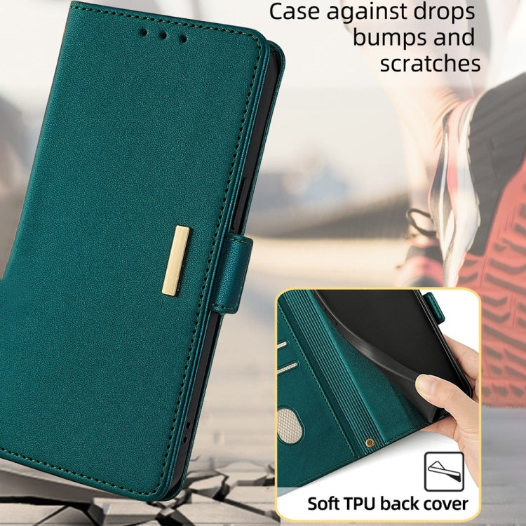 For Motorola Moto G Play 4G 2024 Crossbody Chain Leather Phone Case(Green) by buy2fix