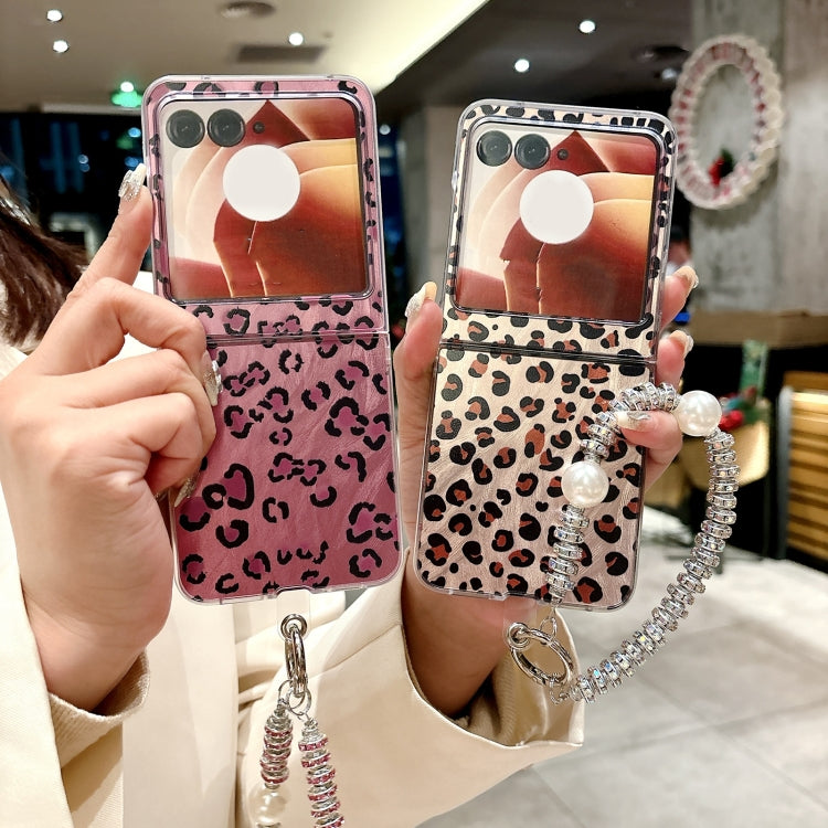 For Motorola Razr 50 Feather Leopard Pattern Integrated Phone Case with Bracelet(Brown) by buy2fix