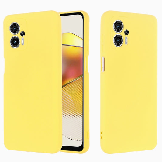 For Motorola Moto G13 / G23 Pure Color Liquid Silicone Shockproof Phone Case(Yellow) by buy2fix