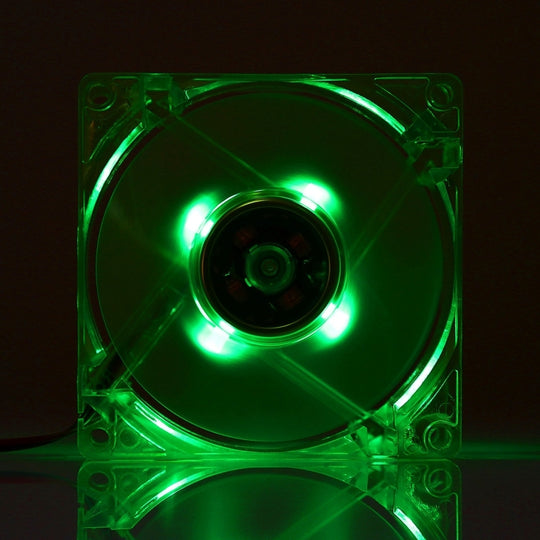 8025 4-poliger DC 12 V 0,18 A Computergehäusekühler Lüfter mit LED-Licht, zufällige Farblieferung, Größe: 80 x 80 x 25 mm